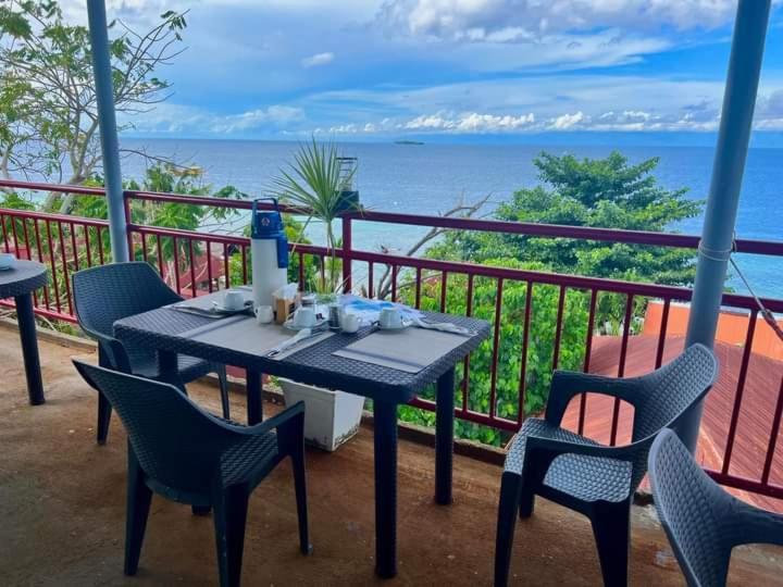 Strandhaus Condotel Moalboal Exterior photo